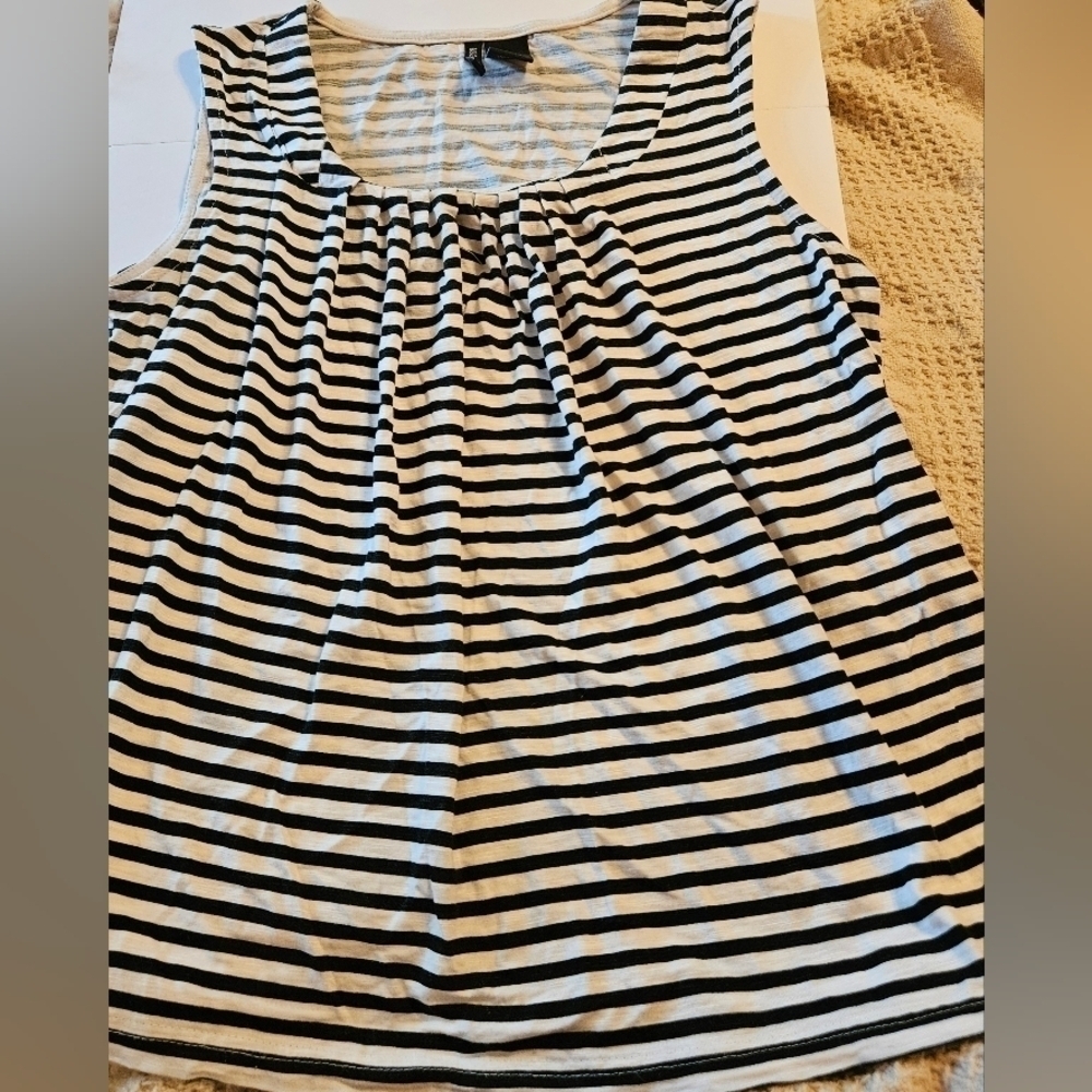 New Directions Women's petite Size Large Sleeveless striped Top